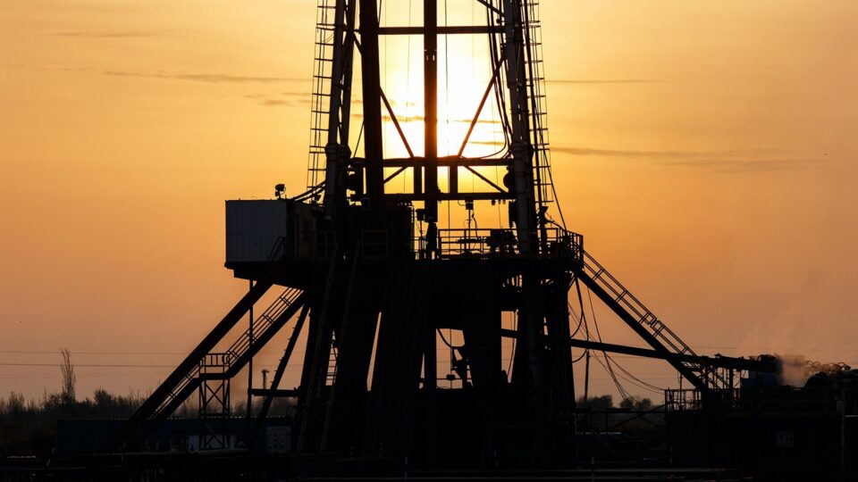 Boosting Productivity and Reducing Costs in Petroleum E&P with Echelon Reservoir Simulation Software – Stone Ridge Technology